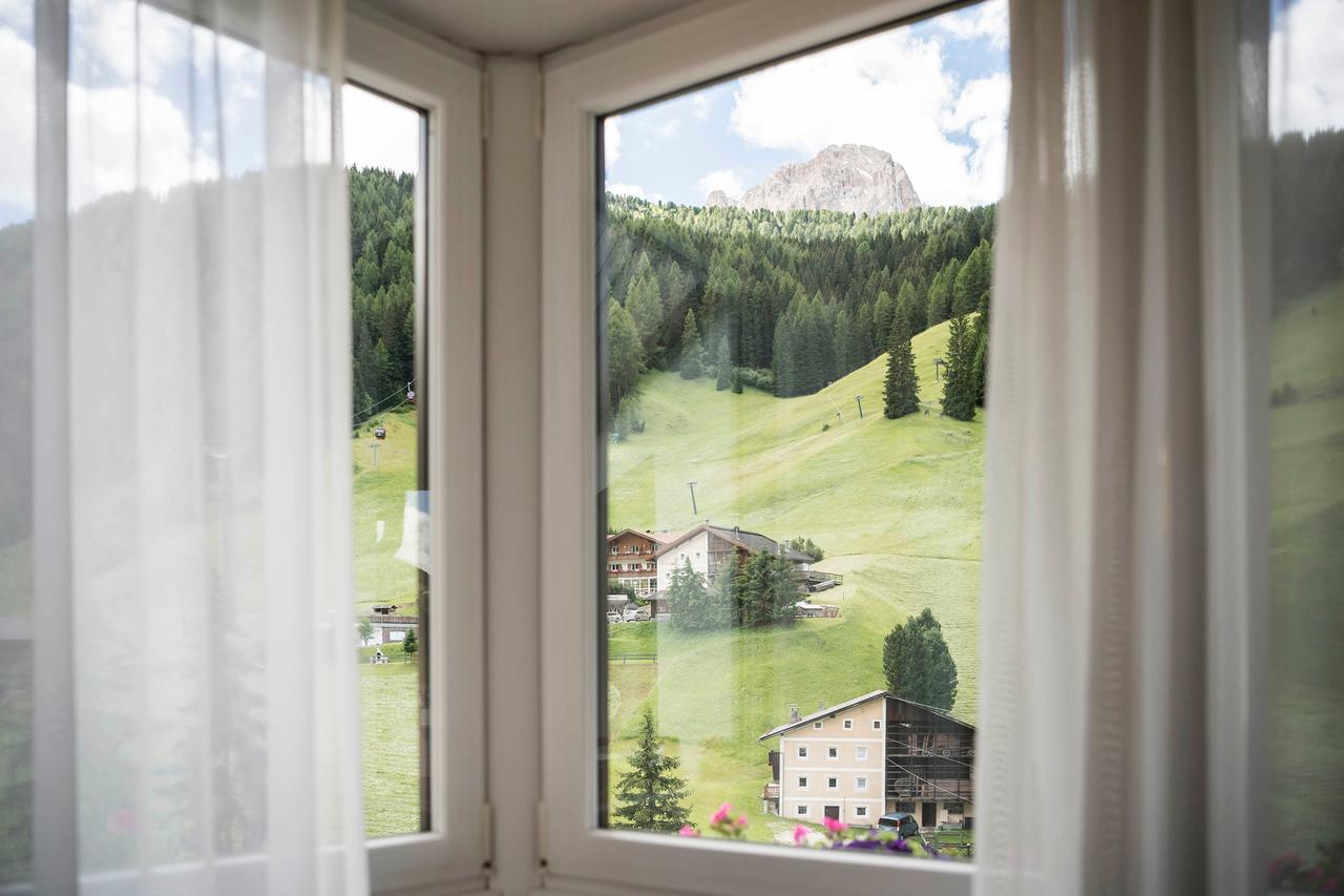 Hotel Aaritz Selva di Val Gardena Luaran gambar